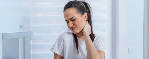 Woman with neckpain